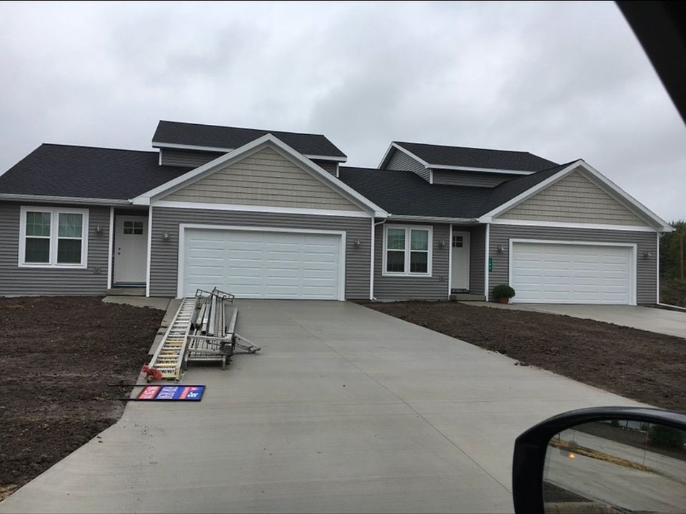 1st image of 184 Abbey Ln