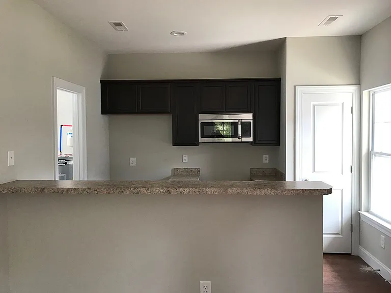 5026A Park Ave — Photo 2