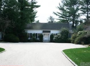 380 Berry Hill Rd, Syosset, NY 11791