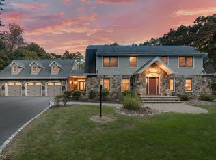 20 Sherwood Ln, Wyckoff, NJ 07481