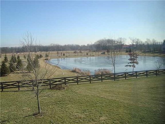 3rd image of 682 Deer Trl