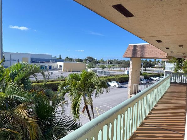 400 Village Grn W #304