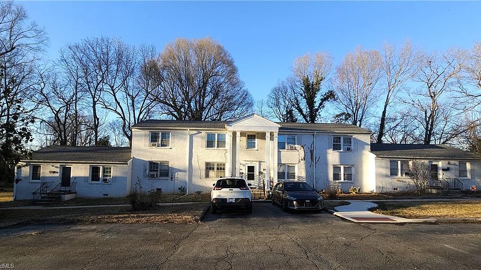 1st image of 1400 Roslyn Dr Unit 15B