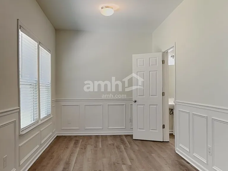 145 Collenton Ln — Photo 5