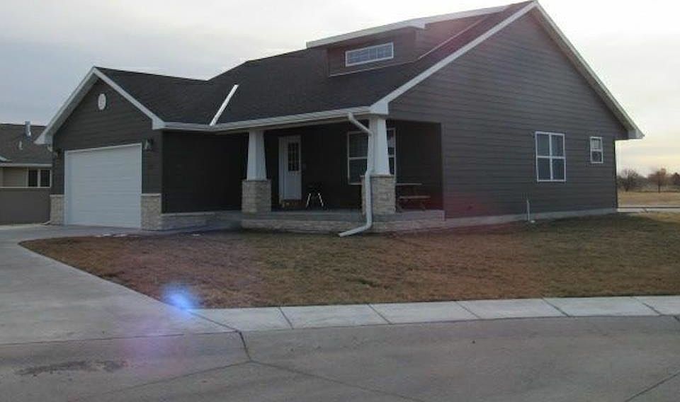 1st image of 3910 W Parkland Circle