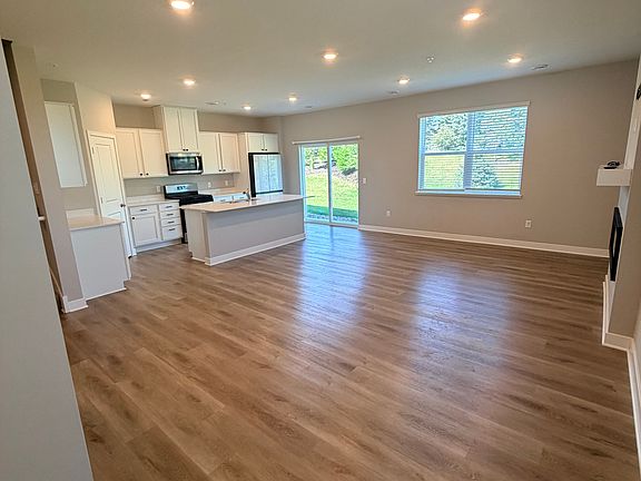 5th image of 17033 Dysart Pl
