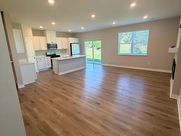 17033 Dysart Pl — Photo 5