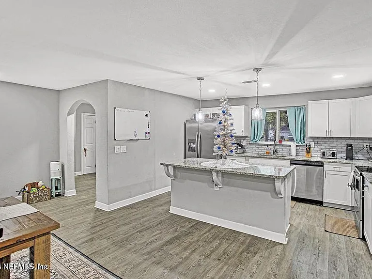 1542 Cellar Cir — Photo 2