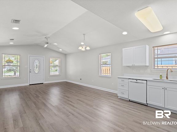 3rd image of 801 E 23rd Ave