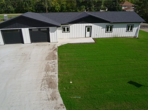 127 W 5th St, Redfield, SD 57469