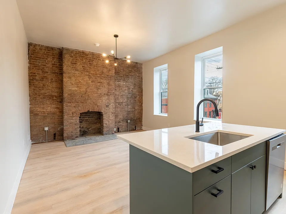 700 N Taylor Ave #2