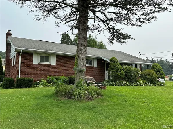 330 Willow Ave, Walnutport, PA 18088