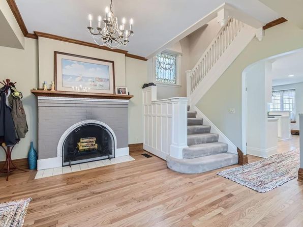 3115 E Bde Maka Ska Pkwy, Minneapolis, MN 55408