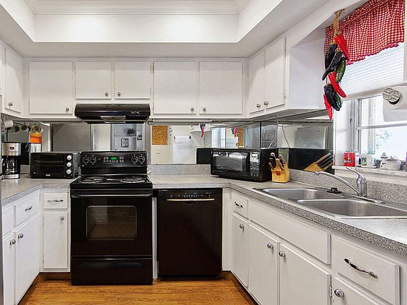 3rd image of 405 Us Highway 1 APT 302