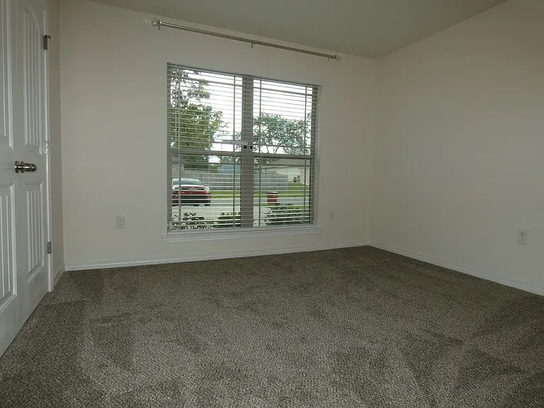 5637 Peach Dr — Photo 16