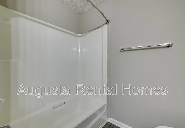 146 Chalet North Ct #146 — Photo 29
