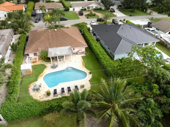 1912 Antigua Road, Lake Clarke Shores, FL 33406
