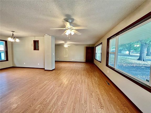 4th image of 4524 Claremont Ave