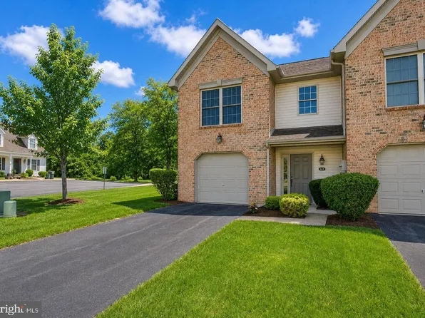 449 Waverly Woods Dr, Harrisburg, PA 17110