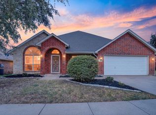 6829 Cheatham Dr, Watauga, TX 76148