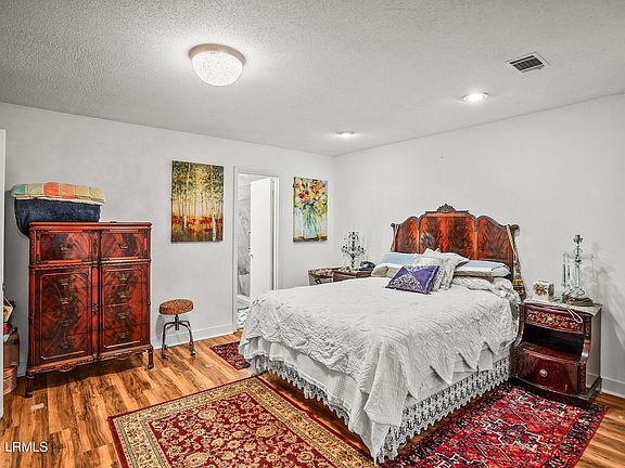 5th image of 1 Royal Pines Boulevard