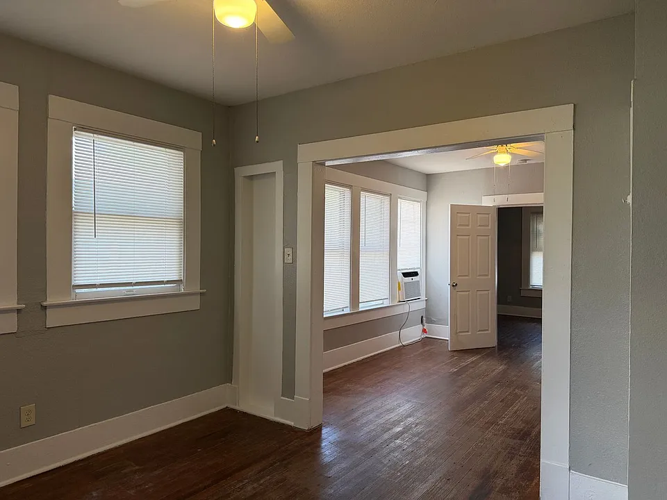 215 Paschal St #202
