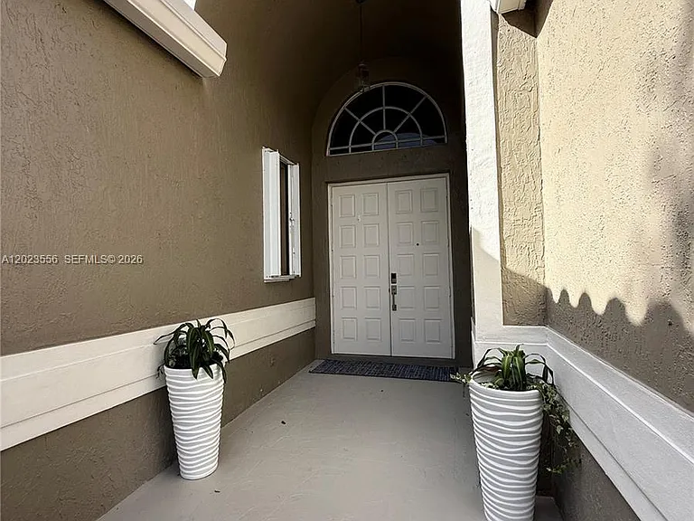 6534 NW 80th Dr — Photo 2