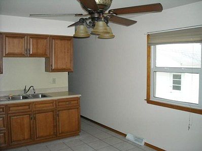 3rd image of 824 N Arbogast Ave