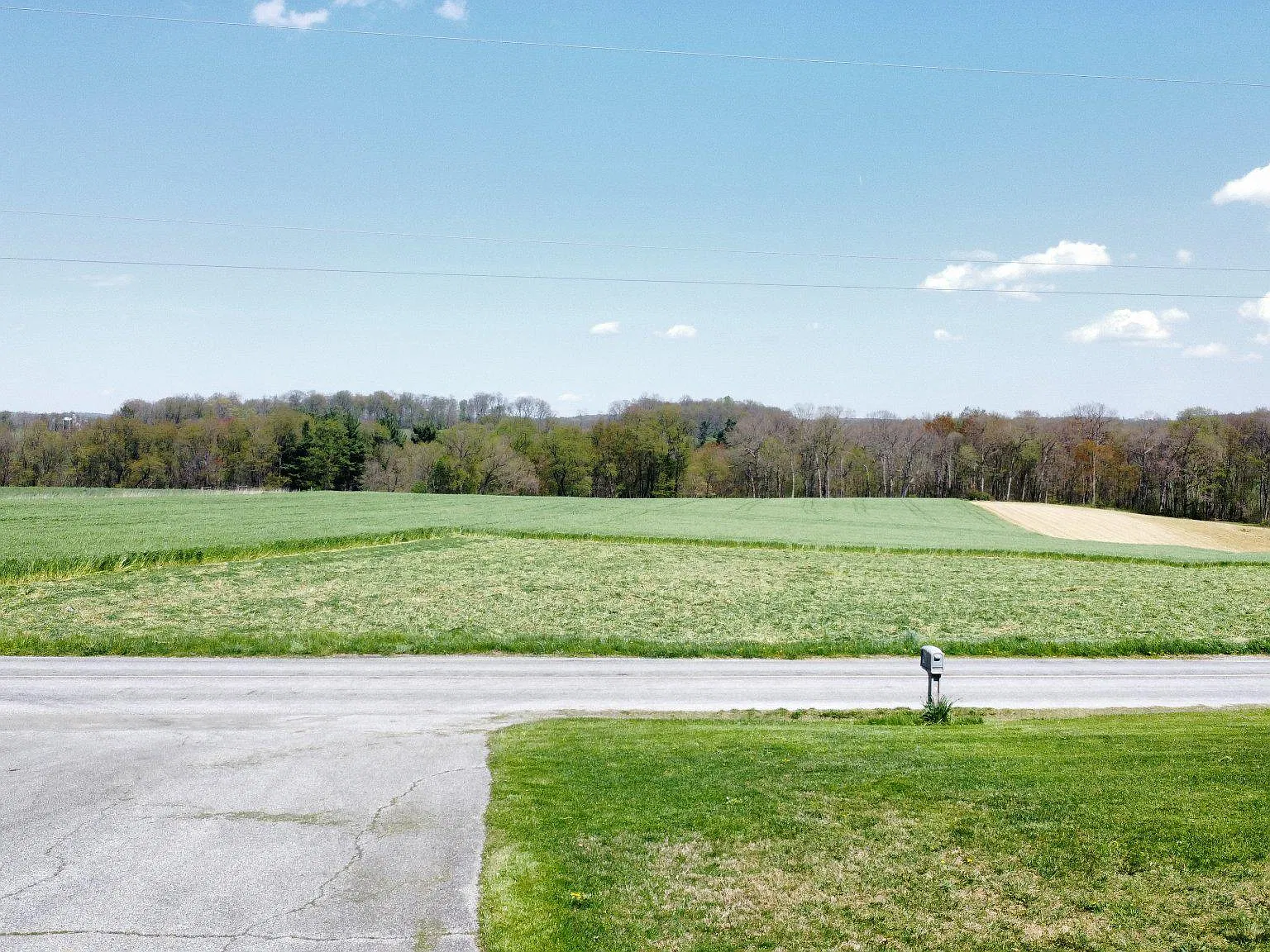 3 bed, 1.0 bath, 1728 sqft, $2,300 — Photo 3