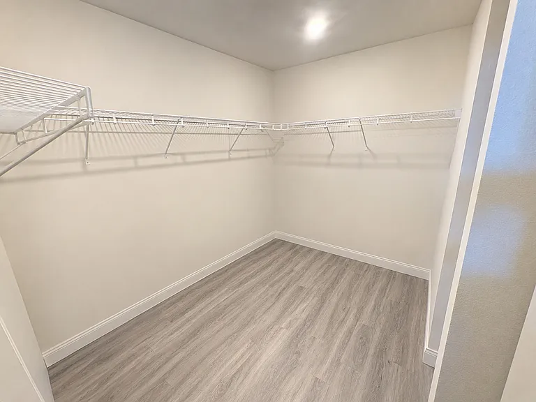 8770 Beverly Grove Ct — Photo 4