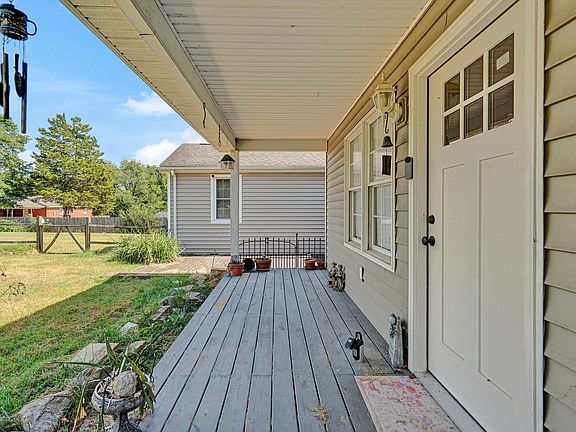 4th image of 10440 Stewartsville Rd