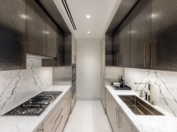 217 West 57th Street 68N image 3 of 21