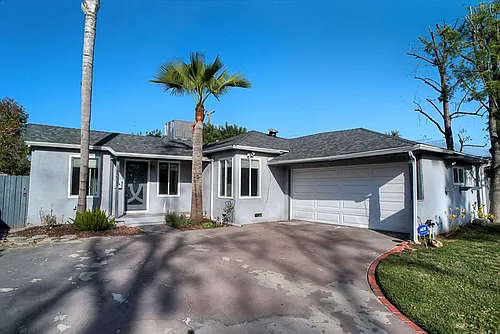 18337 Erwin St Photo 1