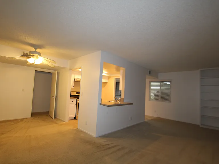 1137 Rosecrans Ave — Photo 19