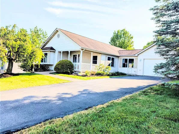 314 Golden Oaks Dr, White Haven, PA 18661