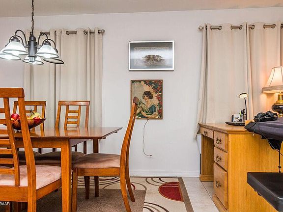 5th image of 911 Hibiscus Ave