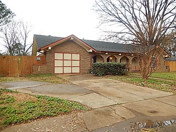 2nd image of 3455 McKenzie St