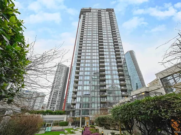 1211 Melville St #303, Vancouver, BC V6E 0A7
