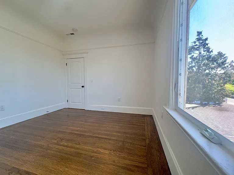 3115 Martin Luther King Jr Way — Photo 38