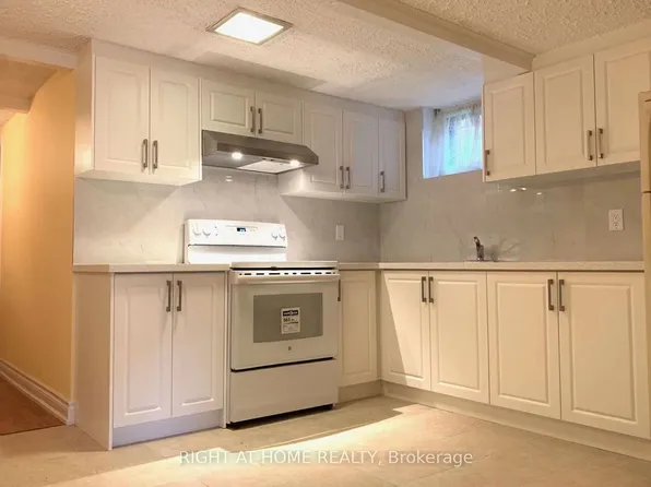 51 Wilkinson Dr, Toronto, ON M2J 3Z6