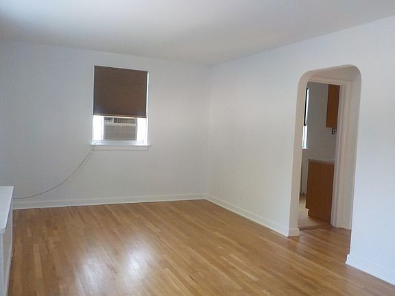 3rd image of 7554 255th St Floor 2