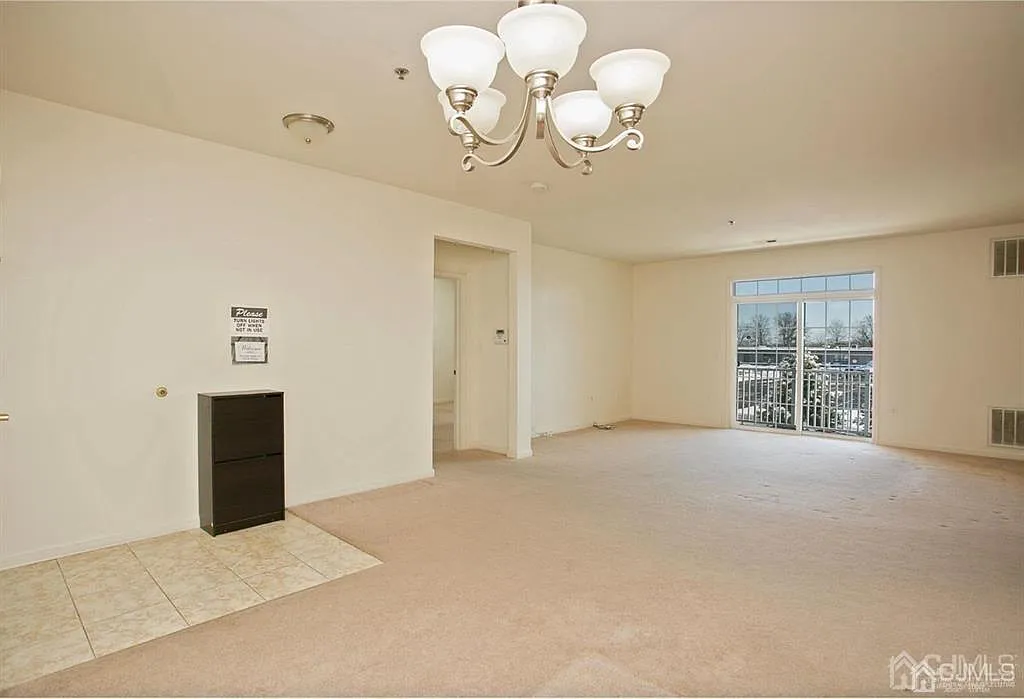 3 bed, 2.0 bath, 1653 sqft, $3,100 — Photo 4