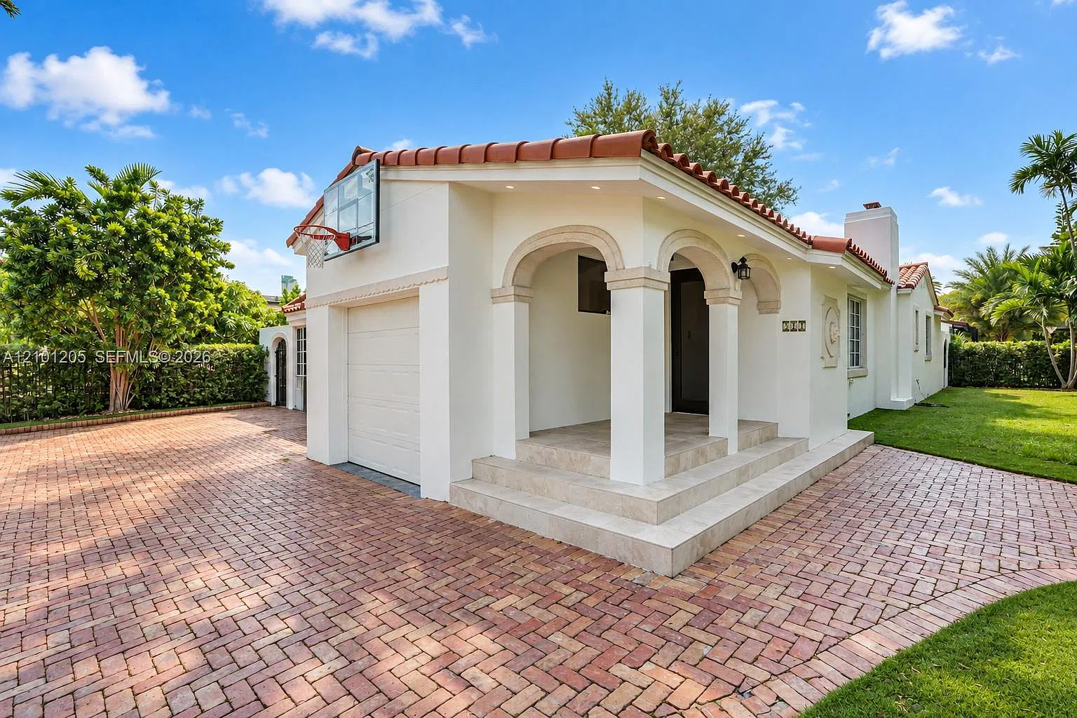 Brickell Estates — Photo 3