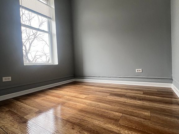 5th image of 4904 W Congress Pkwy #2