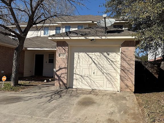 3rd image of 1221 Village Garden Dr
