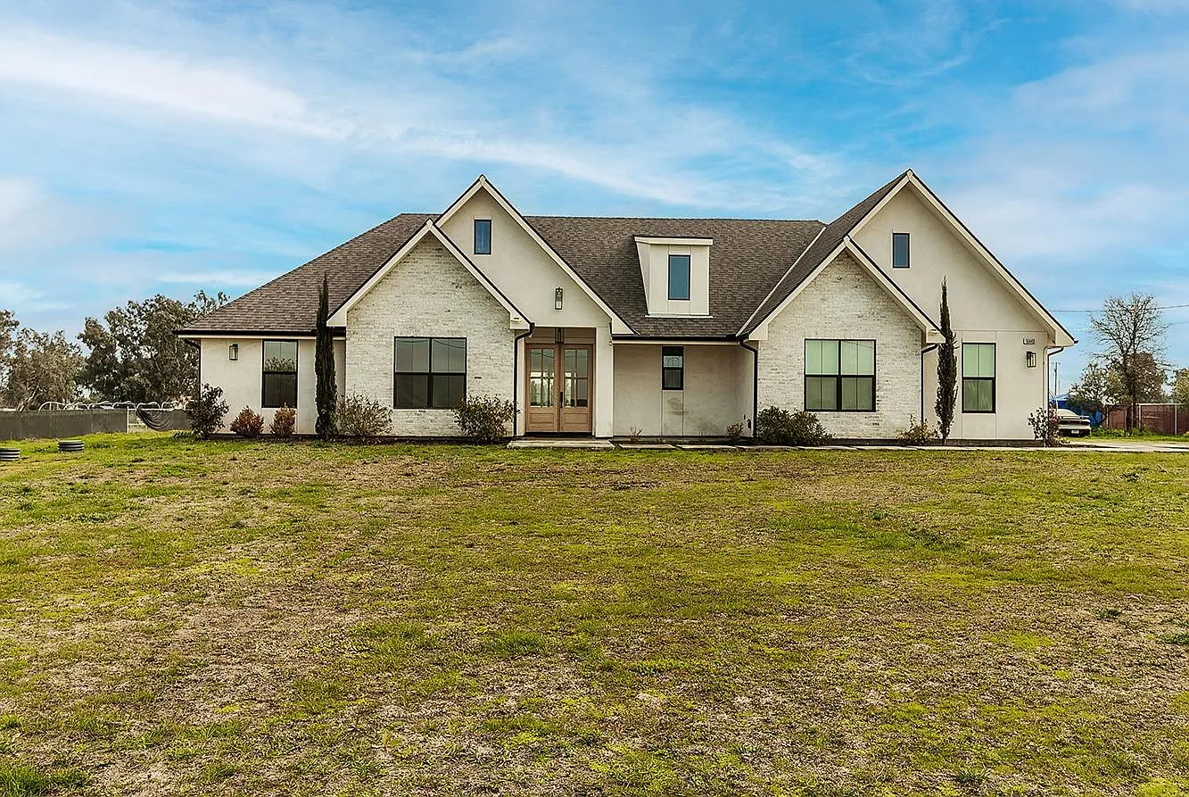 16449 Mark Rd photo 1