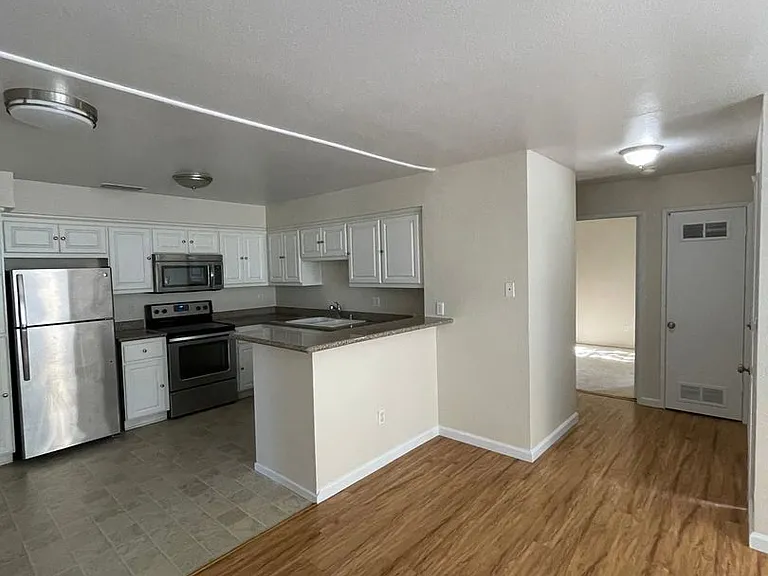 2915 N Texas St #101 — Photo 8