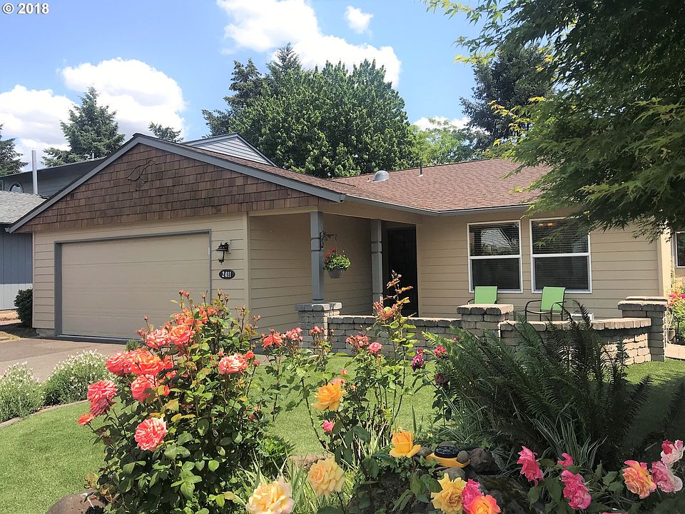 1st image of 2411 SE Balboa Dr