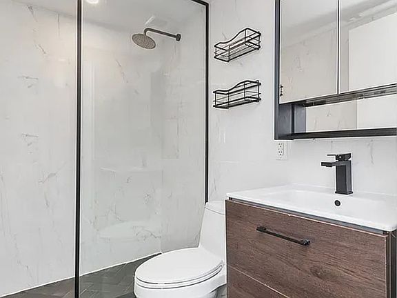 4th image of 118 Orchard St APT 7C