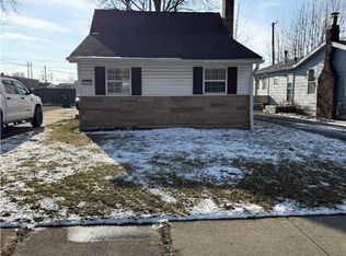 296 E 317th St, Willowick, OH 44095